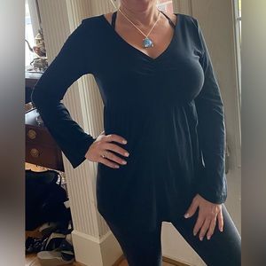 Japanese Weekend Black pullover women’s maternity top.